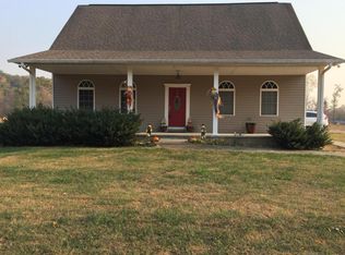 643 Creek Rd, Tellico Plains, TN 37369
