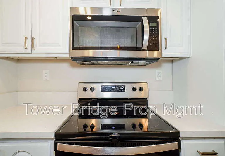 737 Cresta Ct — Photo 9