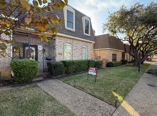 3018 Stonehenge Ln, Carrollton, TX 75006