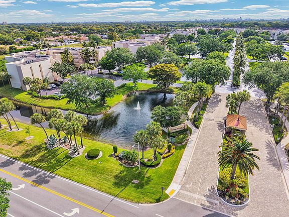 2nd image of 5749 Camino Del Sol #404