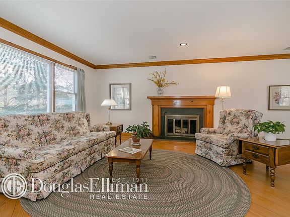 5th image of 7 Silver Beech Ln
