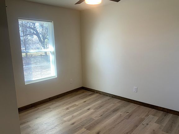 5th image of 111 Isabella St