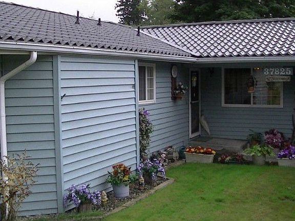 Newer Gas furnace and Central A/C. Warranty transferrable to buyer for $25 fee.