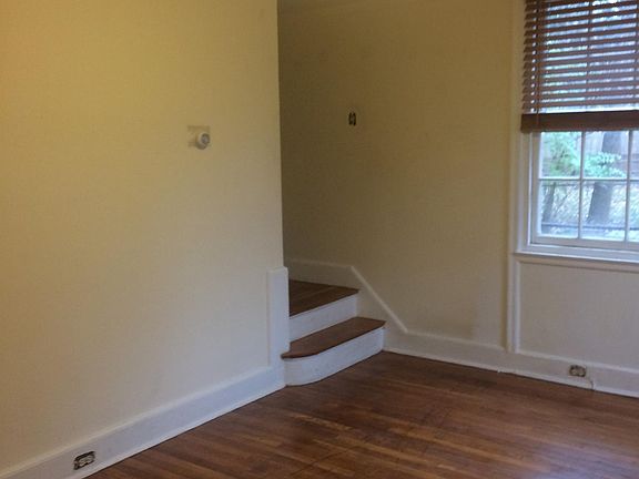 3rd image of 6727 Murray Ave