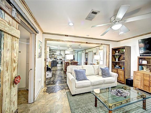 5th image of 547 Whitfield Dr