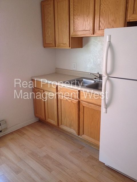2nd image of 652 E 700 S ##