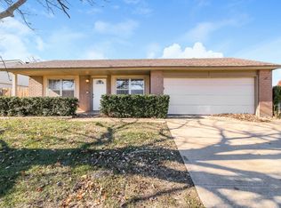 629 Champion Ln, Moore, OK 73160