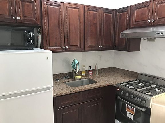 5th image of 17 Catherine St APT 11