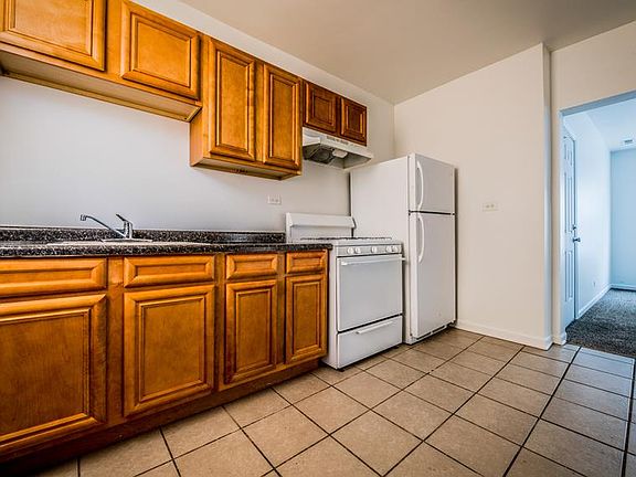 3rd image of 7948 S Hermitage Ave APT 1A