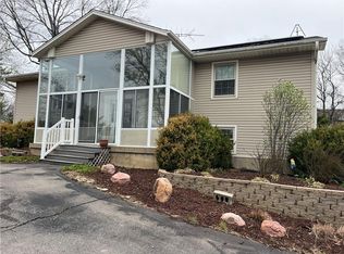 11535 S Clare Rd, Olathe, KS 66061