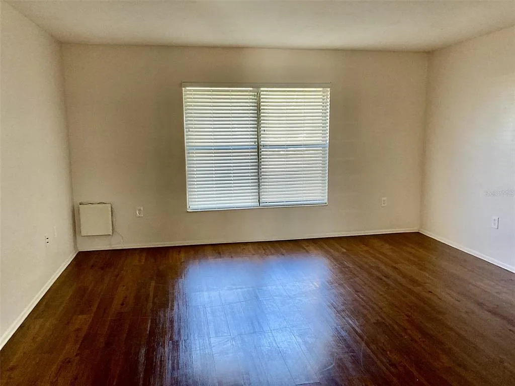 Building Photo - 5008 Manatee Ave W #1