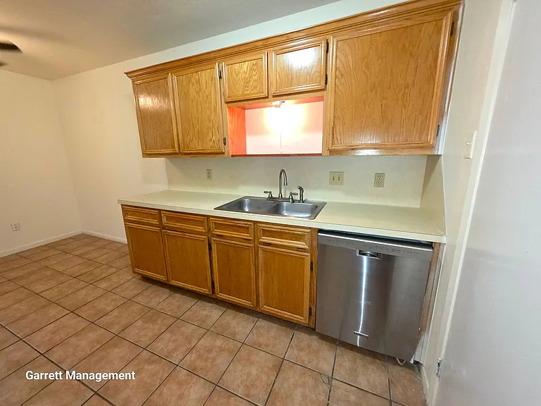 1705 Taylor St — Photo 9