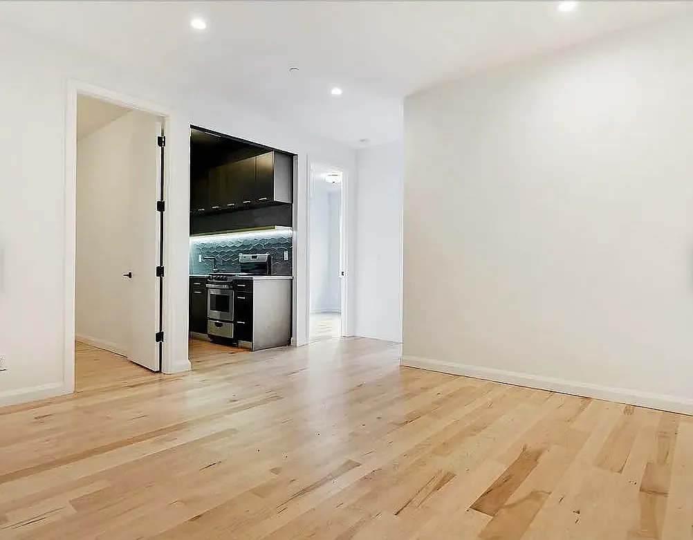 316 Evergreen Avenue — Photo 1