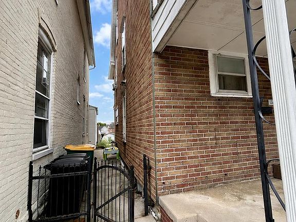 4th image of 118 W 2nd St