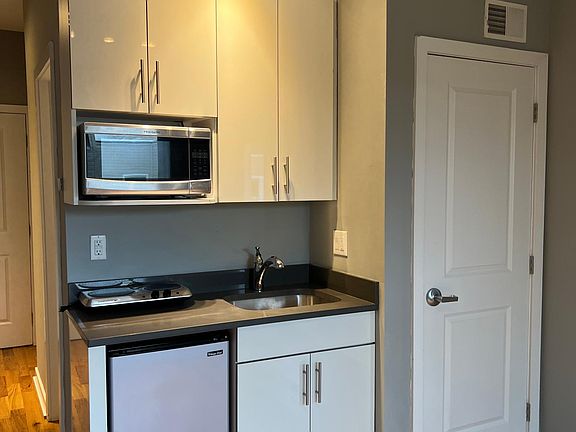 2nd image of 531 N Budd St #Dd3