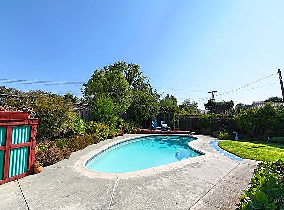 5th image of 6390 Camden Ave