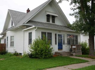 613 Court St, Bellevue, IA 52031