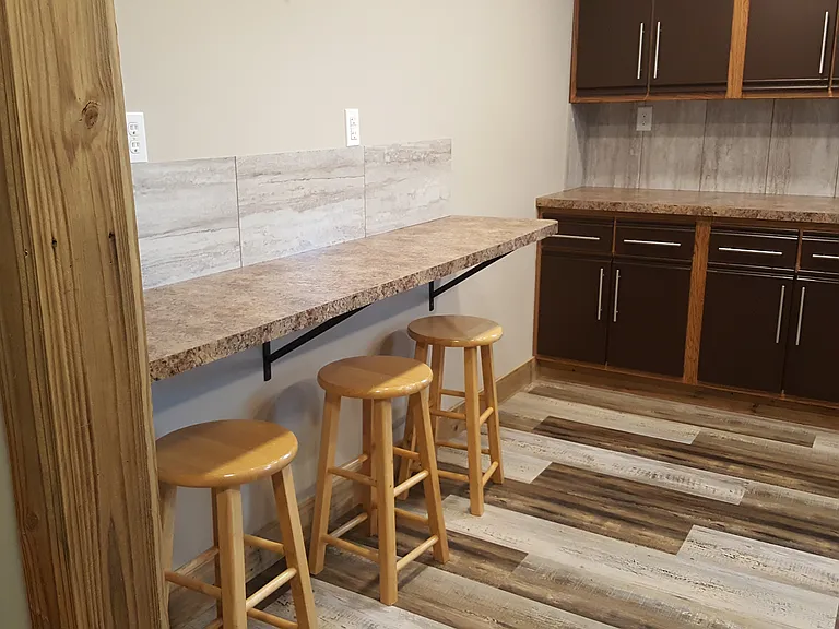 313 W Walnut St — Photo 4