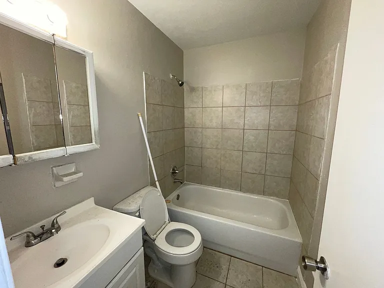 3506 NW 21st Street — Photo 4