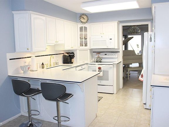 3rd image of 1243 S Timberview Trl #46