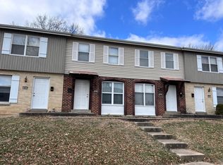 913 Parkcrest Dr #913, Saint Charles, MO 63301