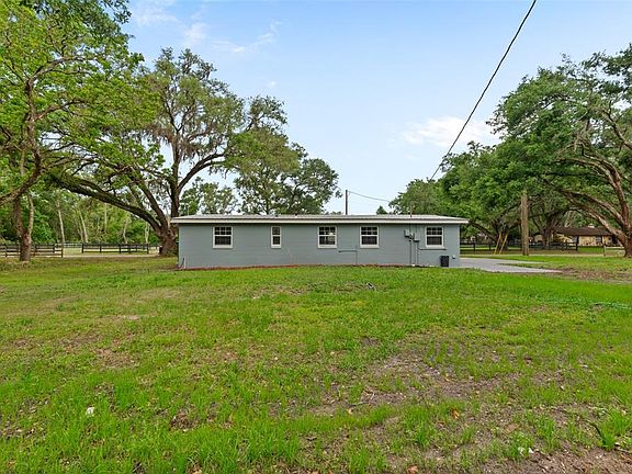 3rd image of 15226 Valdosta Rd