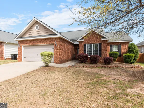 319 Manchester Ln, Byron, GA 31008