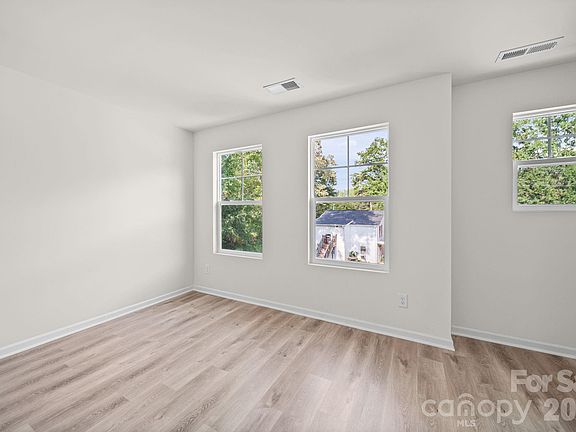 4th image of 511 N Hill St #A