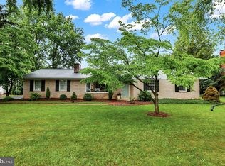 264 School Ln, Mount Joy, PA 17552