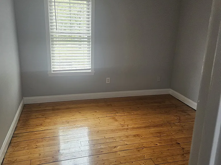48-50 Pembroke Ave #1 — Photo 9