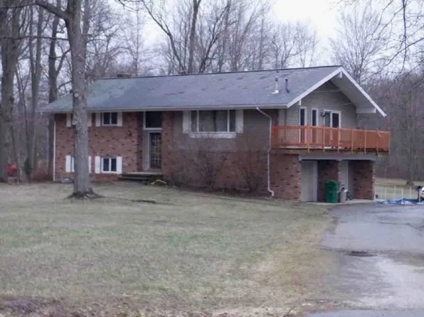17866 Leggett Rd, Montville, OH 44064
