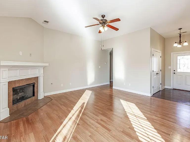 16 Birch Hollow Ln — Photo 3