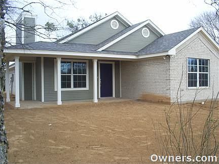 1st image of 225 N Avenue D