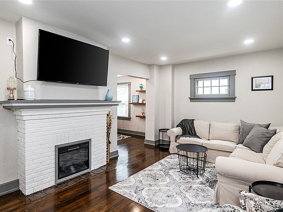 4th image of 2538 Mundale Ave