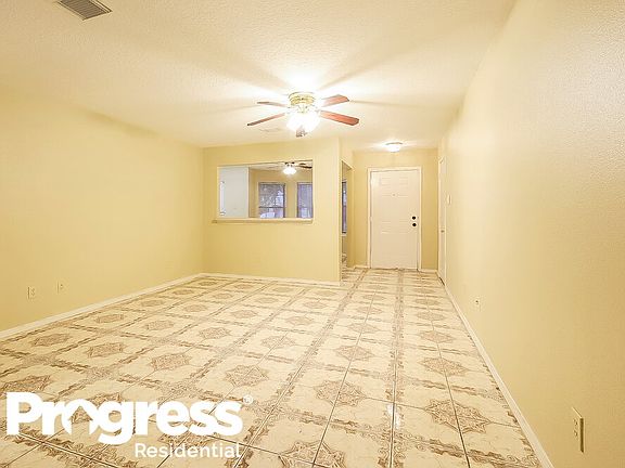 4th image of 4738 Woodford St