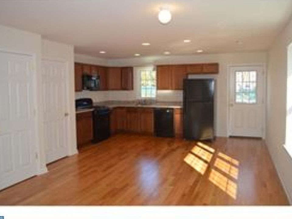 2nd image of 315 Maple Ave