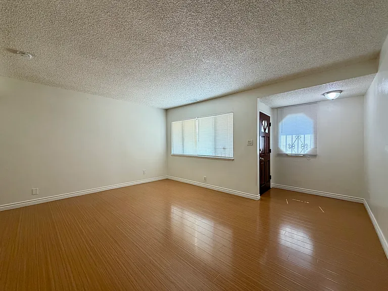 18014 Norwalk Blvd — Photo 10