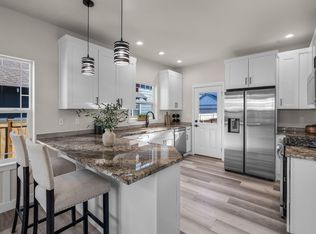 3087 NE Wells Acres Rd, Bend, OR 97701