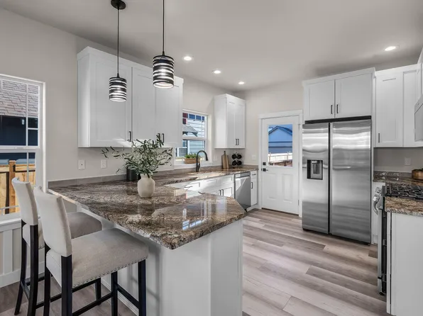 3087 NE Wells Acres Rd, Bend, OR 97701