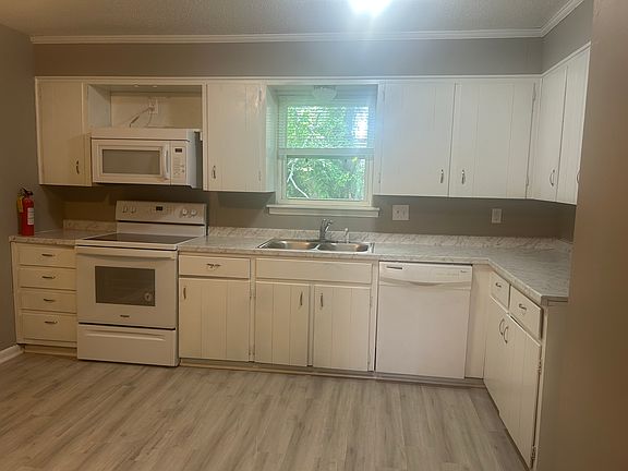 5th image of 4805 Hickory Ave APT 4