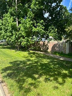 4th image of 136 Howard St