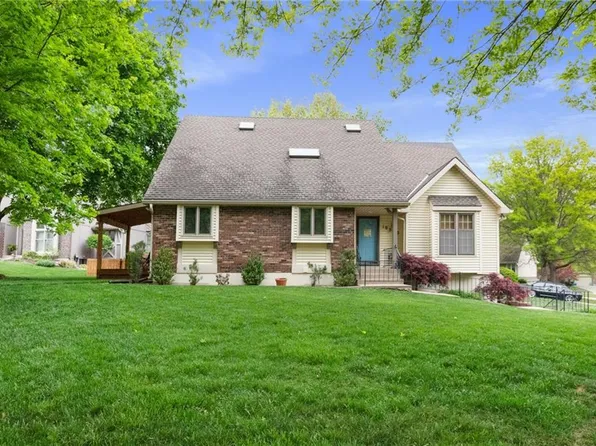 10560 Haskins St, Overland Park, KS 66215