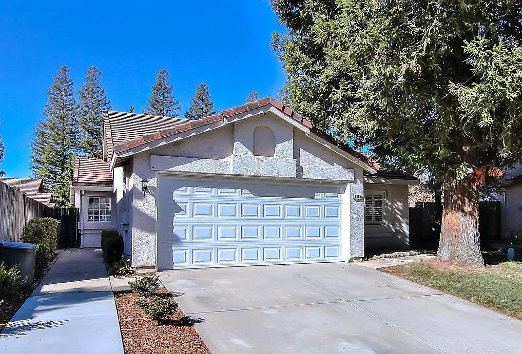 8305 Oakenshield Cir photo 1