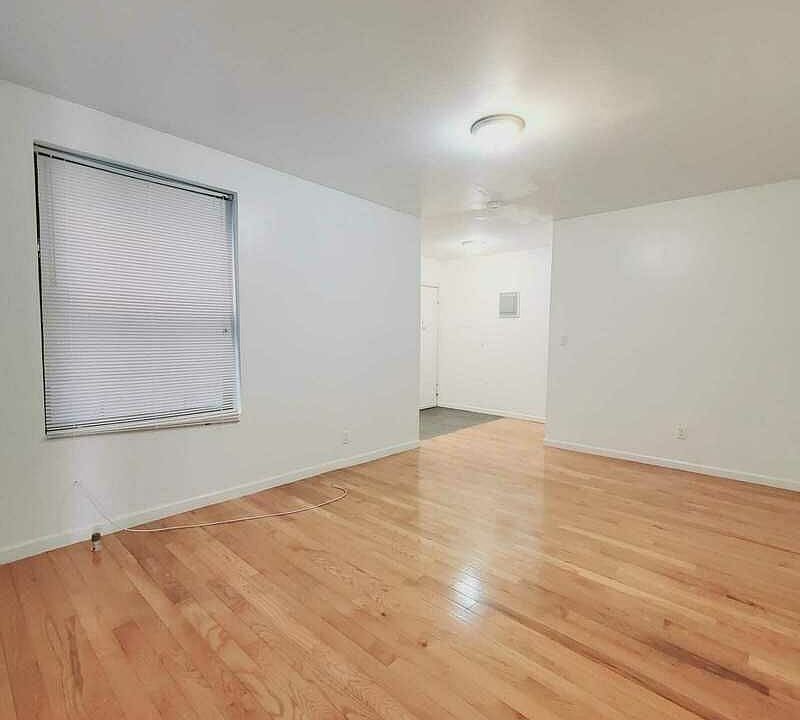 1st image of 2761 University Ave APT 1D