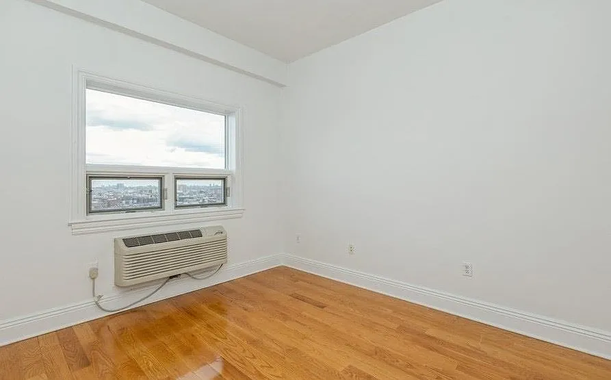 Photo 2 of 13 - 809-815 22nd St #602 - Union City, NJ Building Photo - 809-815 22nd St #602