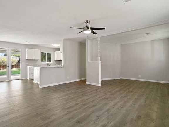 3rd image of 7322 Coral Ln