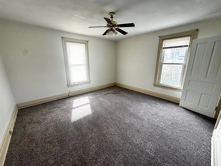 1101 Fredonia St — Photo 13