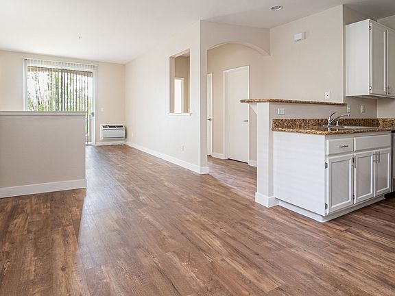 4th image of 20667 Forge Way #132