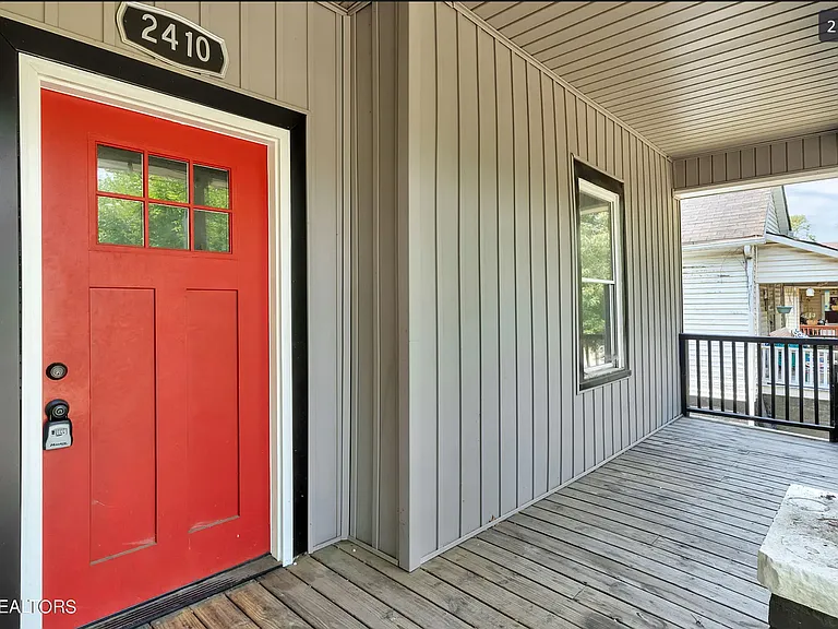 2410 Jefferson Ave — Photo 2