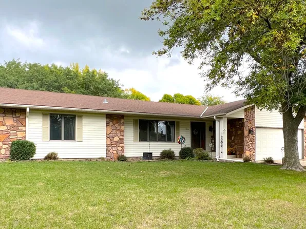 1314 Martin Rd, Albert Lea, MN 56007